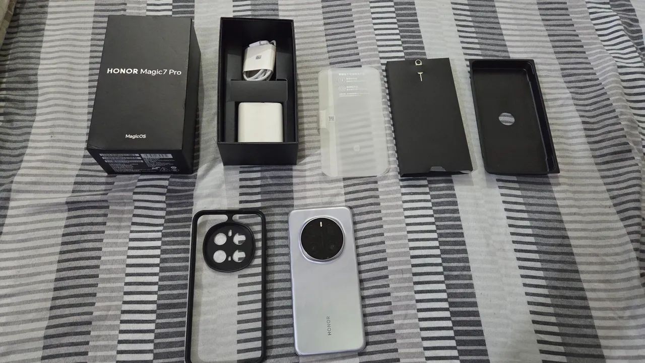Honor Magic 7 Pro  12+12 / 256 - Foto 3