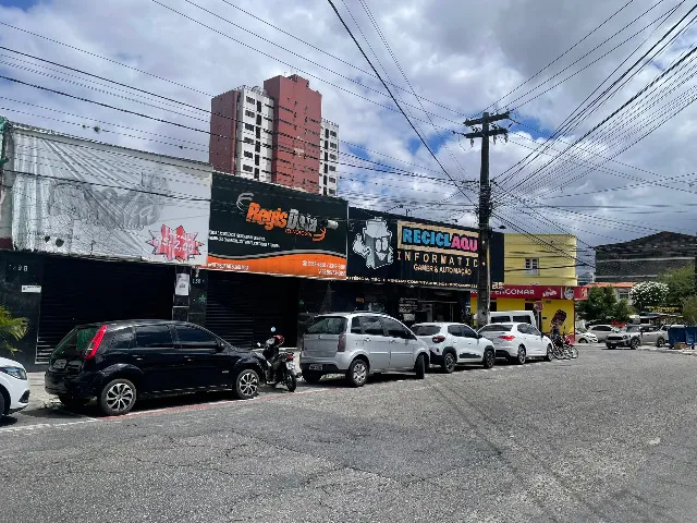 Loja no centro, na avenida Getúlio Vargas N 139B, 30 m²