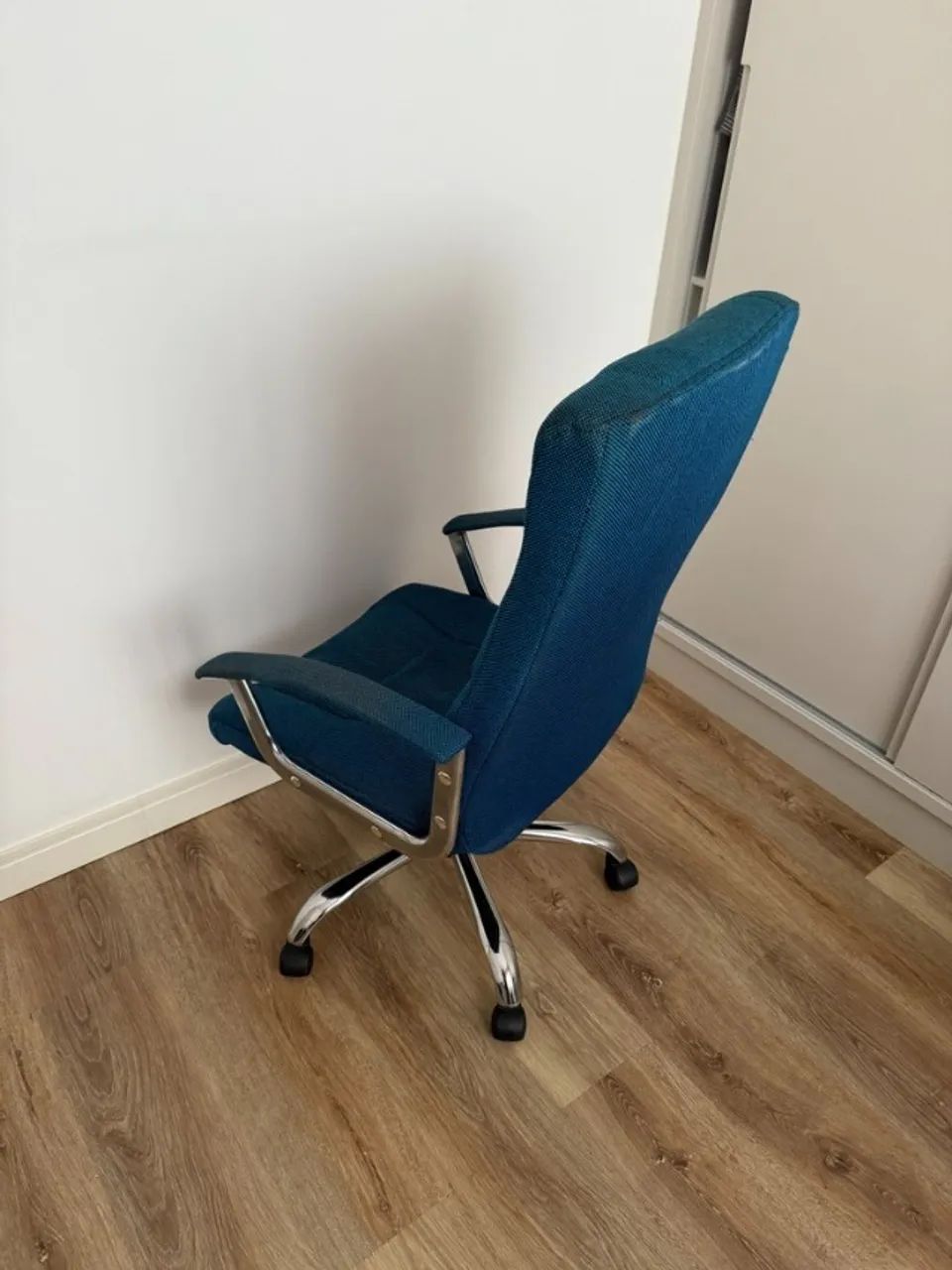 Cadeira executiva azul - Foto 2