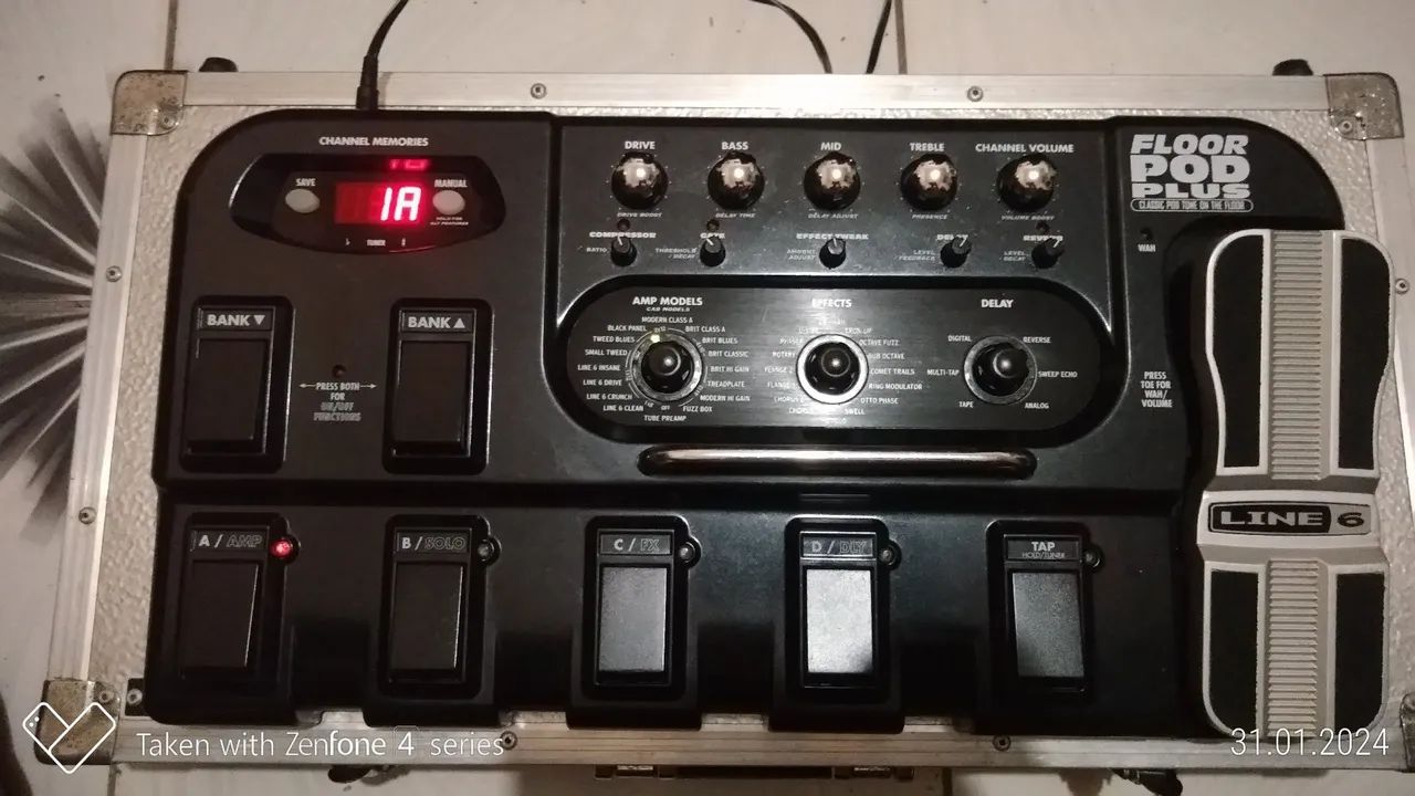 Pedal de Guitarra Line 6 Floor Pod Plus - Foto 5