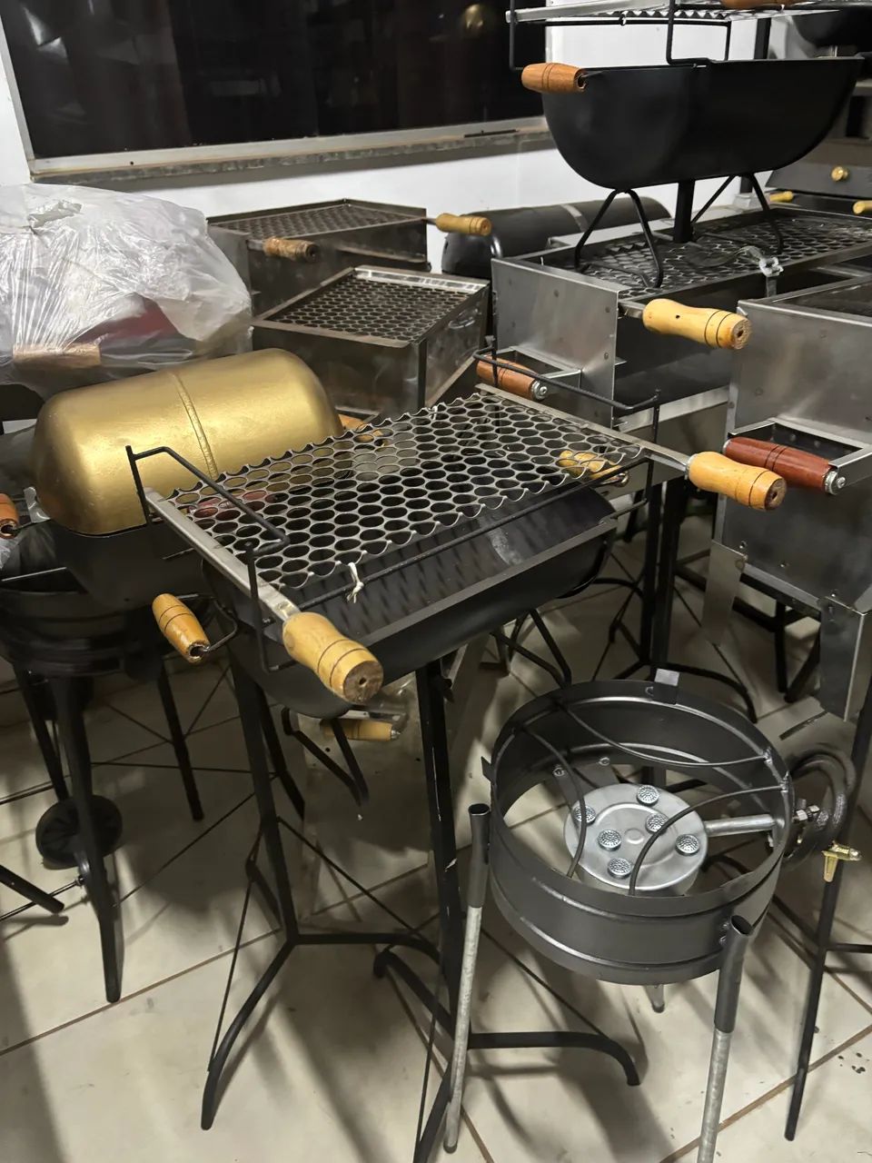 Churrasqueiras variadas a partir de R$ 95.00  - Foto 5