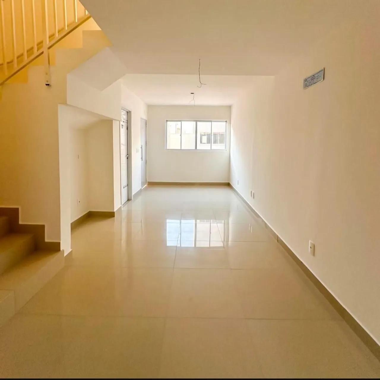 Alugo casa duplex 3 quartos
