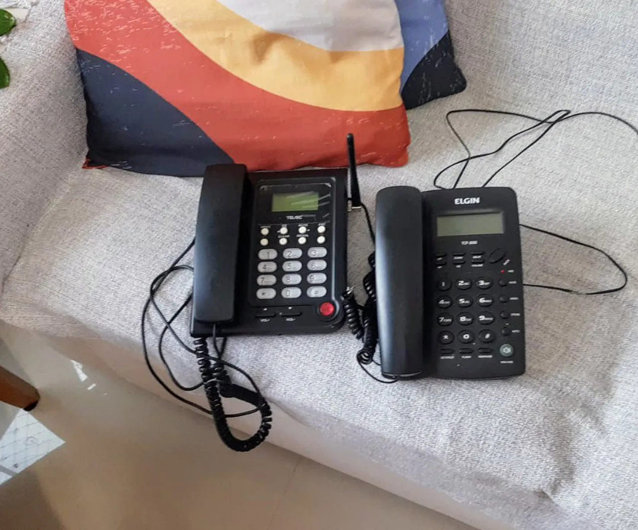 Telefones Fixos Elgin e Intelbras