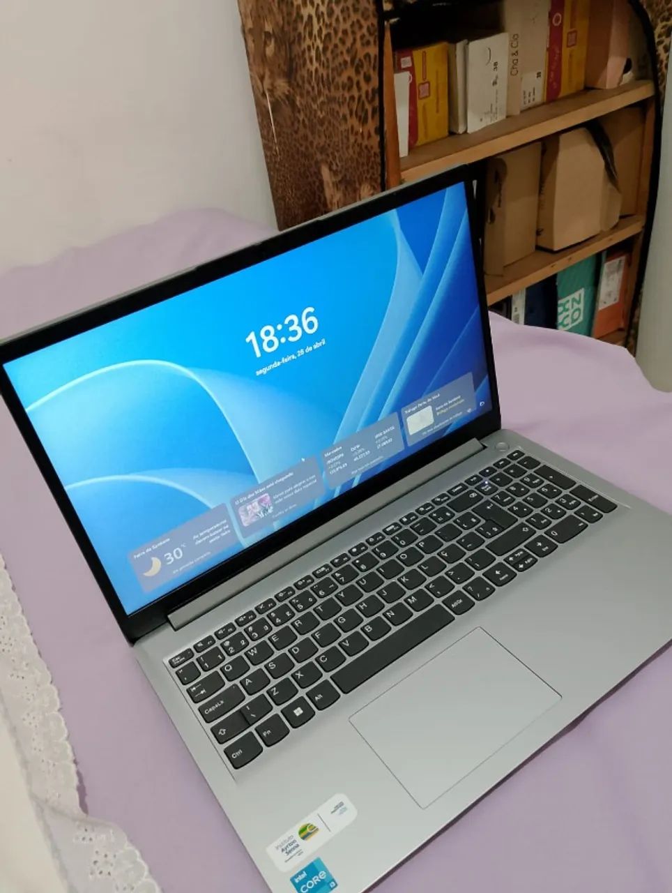 Notebook Lenovo Intel Core i3-1215U 4GB (Soldado) 256GB SSD Windows 11