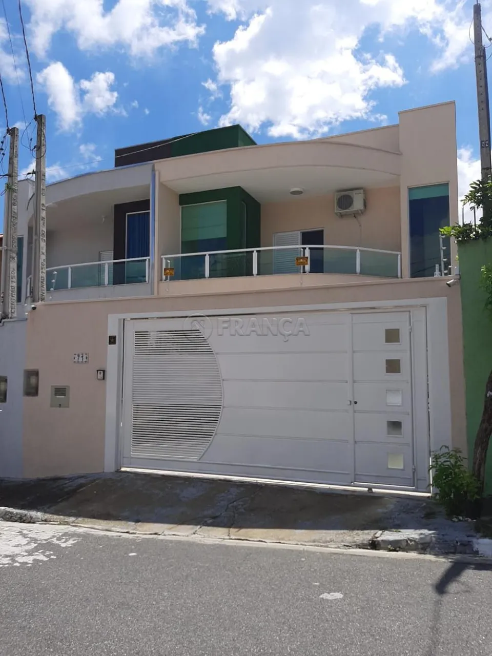 Casa Padrão em Jacareí