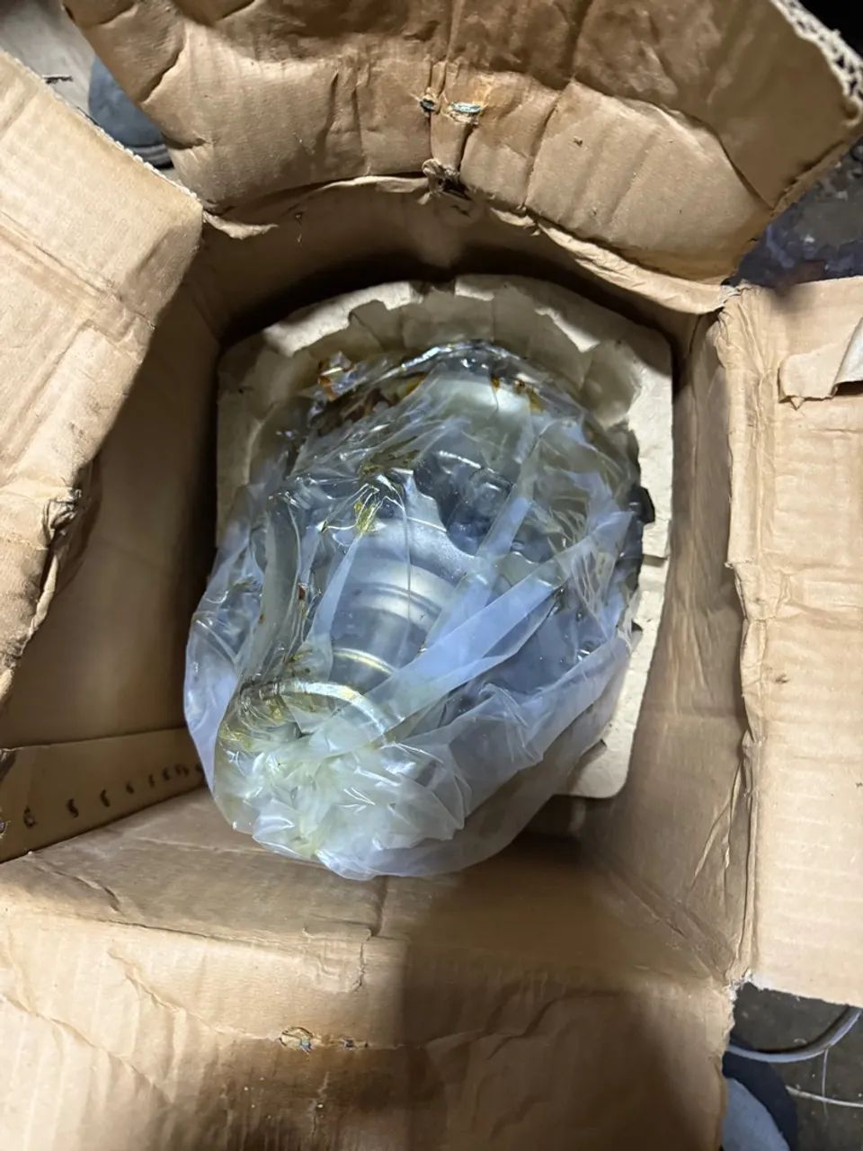 Coroa, peão e caixa satélite com nota fiscal - Foto 7