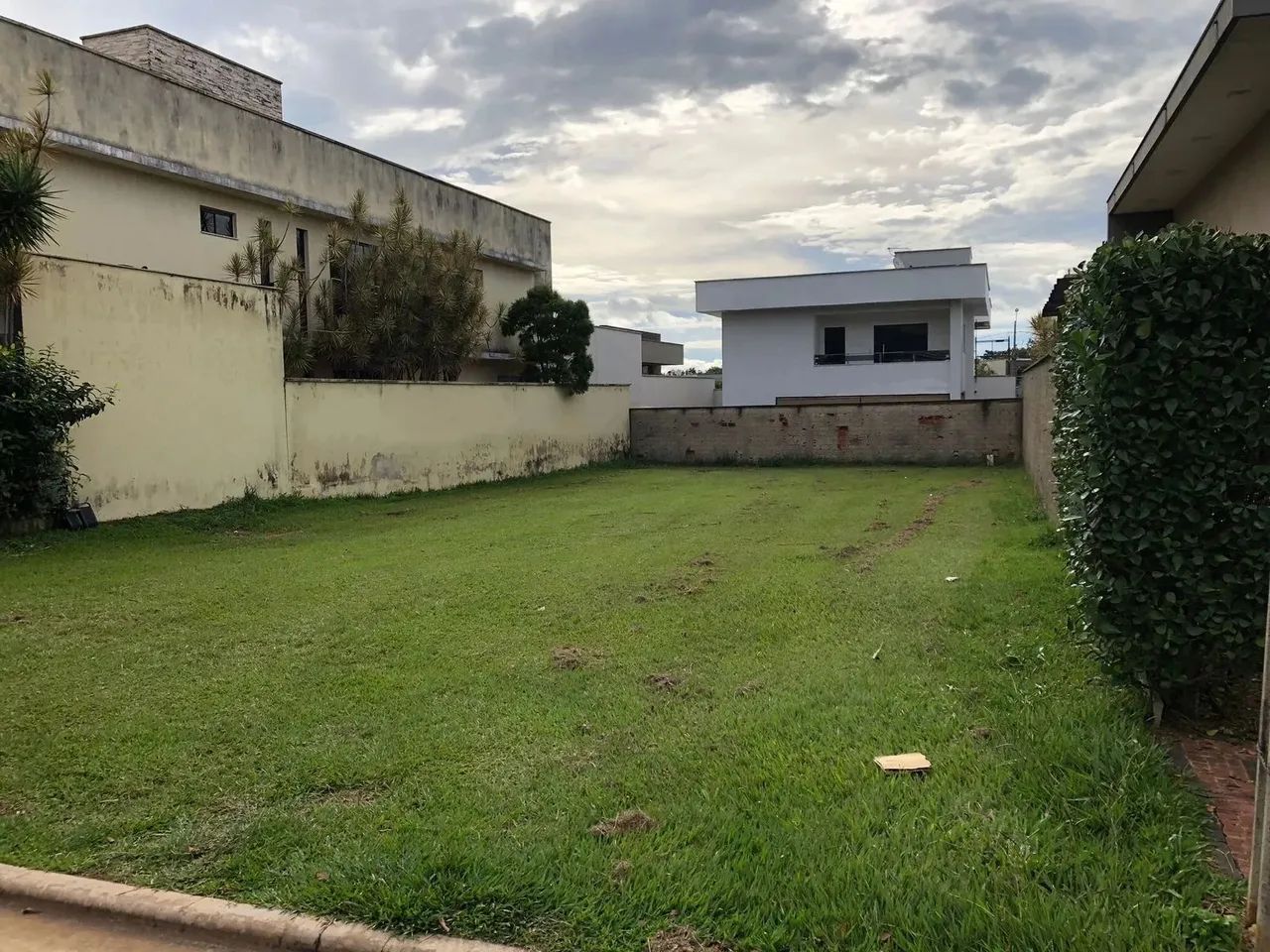 Excelente lote no Jardins Lisboa com 377m2