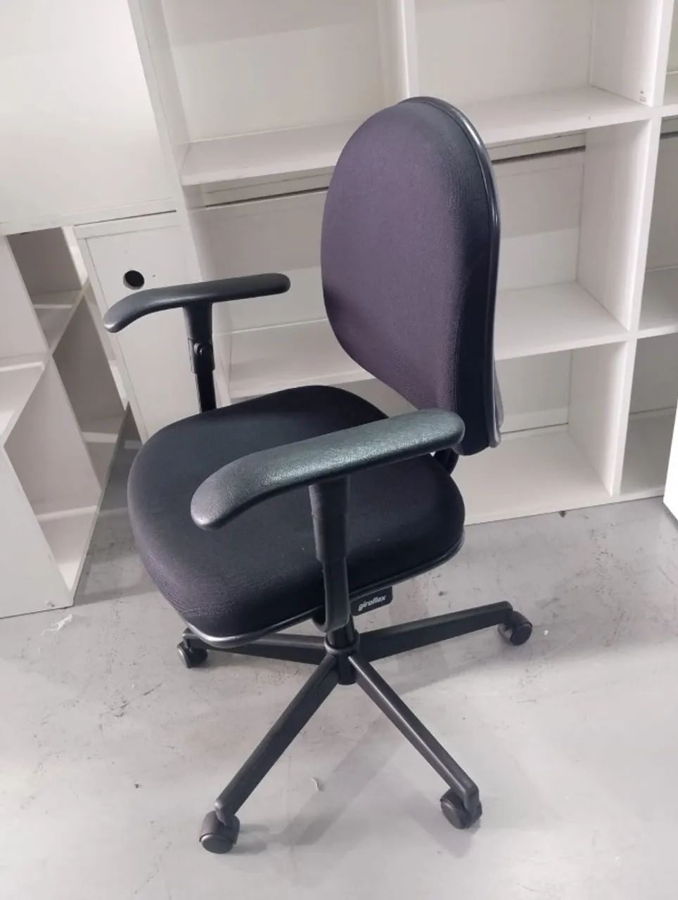 Cadeiras de Escritório Giroflex Polytrop - Foto 3