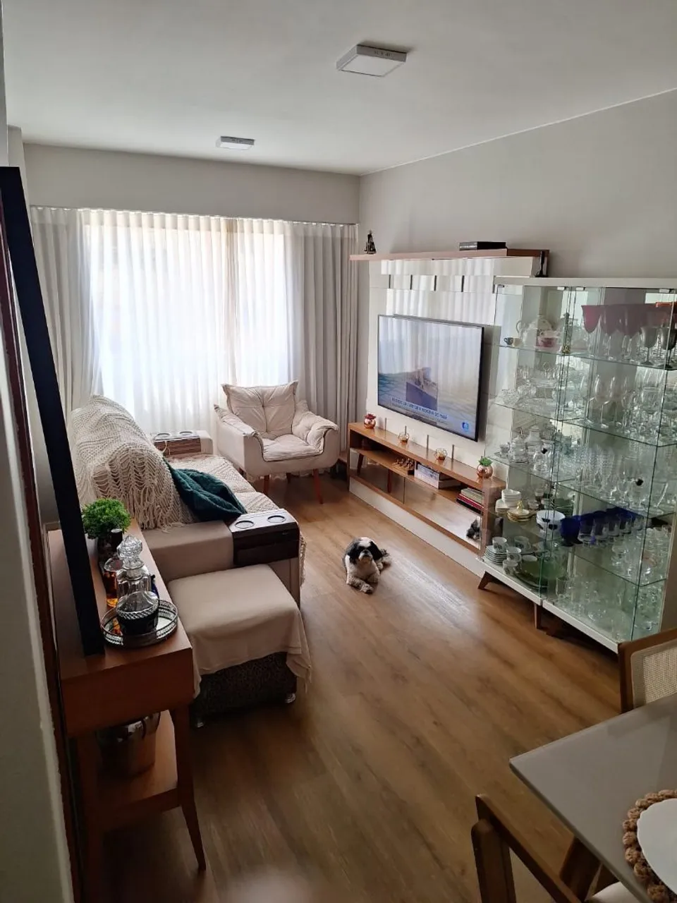 Alugo apartamento