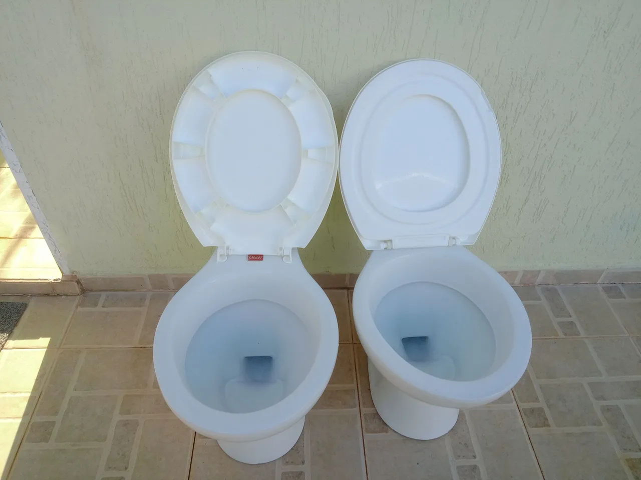 2 Sanitários Completos com Caixa Acoplada Seminovos