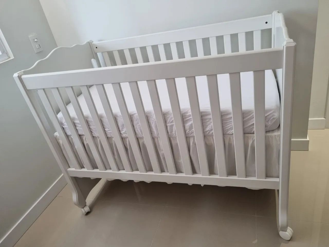 Vendo berço 64319465332610120