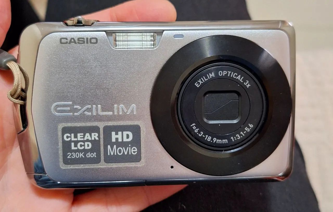 Câmera Casio Exilim EX-Z330 - Completa! - Câmeras e Filmadoras