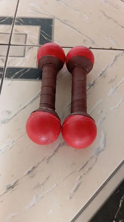 Vendo 1 par halter artesanal de 1kg feitos de Concreto  - Foto 3