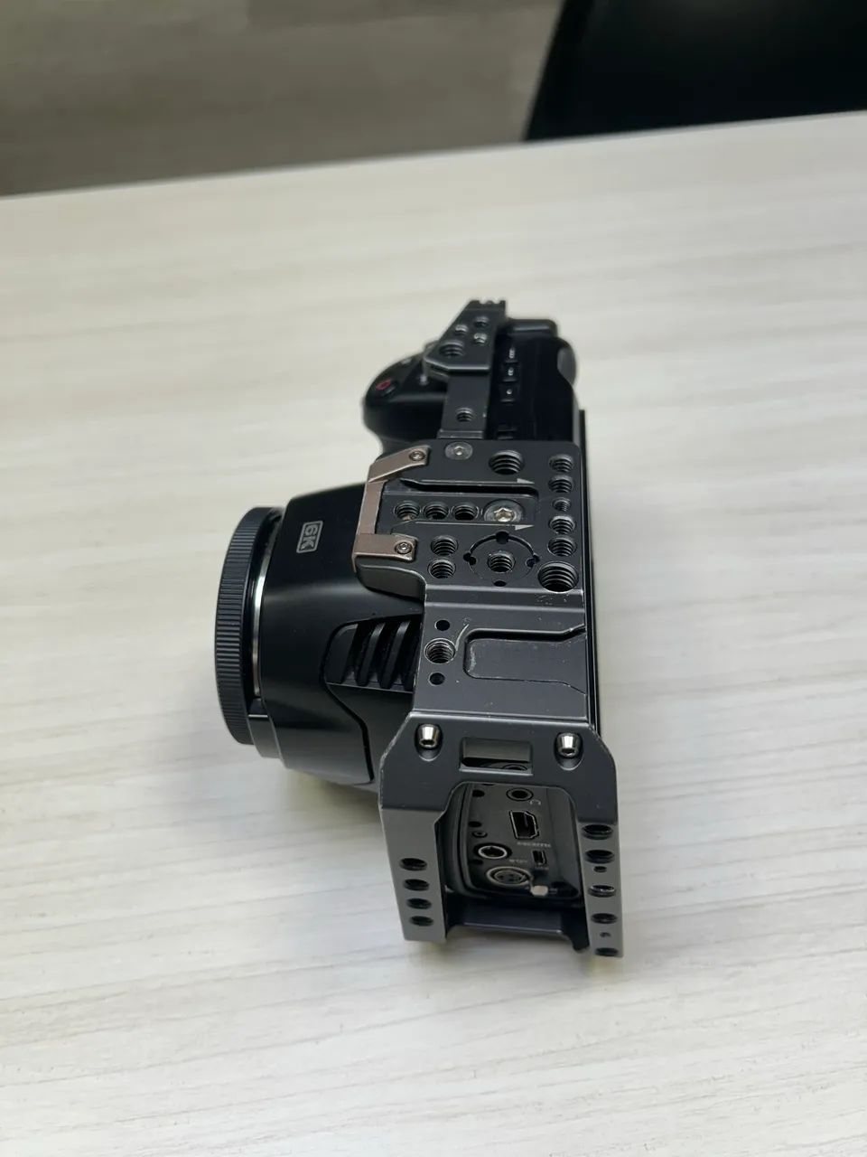 Blackmagic 6k com cage tilta - Foto 3