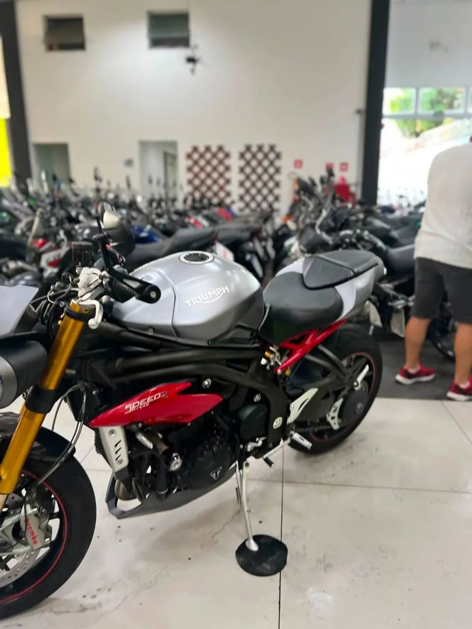 TRIUMPH SP - Foto 2