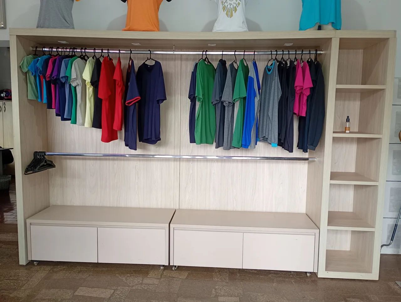 MOVEL PARA LOJA DE ROUPAS 