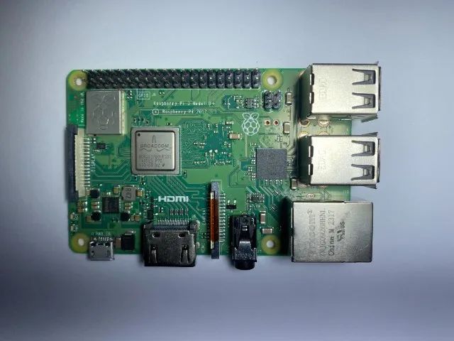 Placa Raspberry Pi3 model B +   