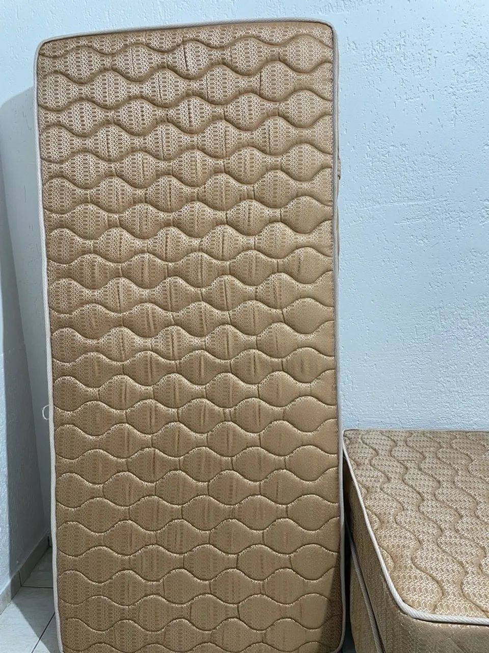 Cama de solteiro + dois colchões  - Foto 5
