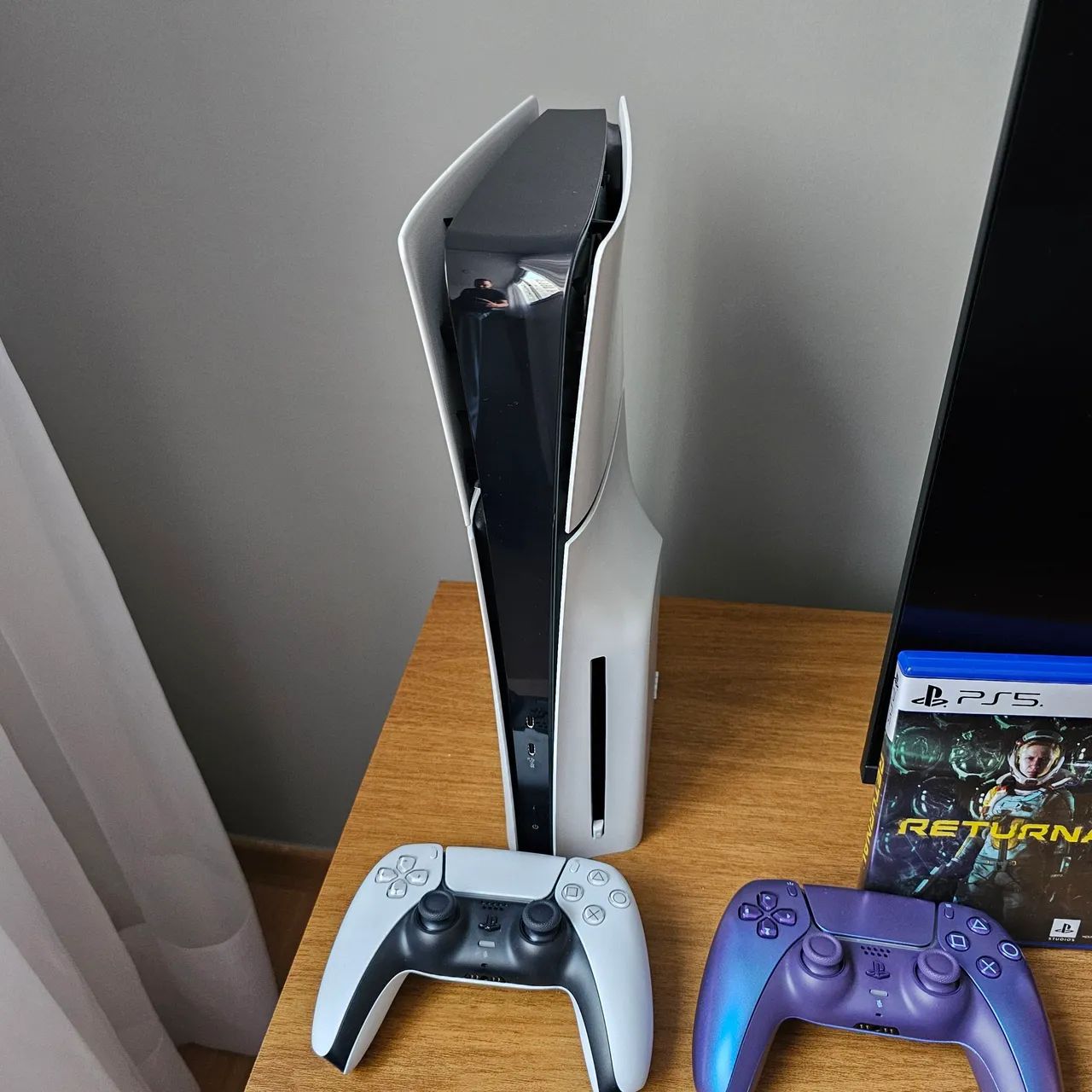 PlayStation 5 com leitor e 2 controles - Foto 4