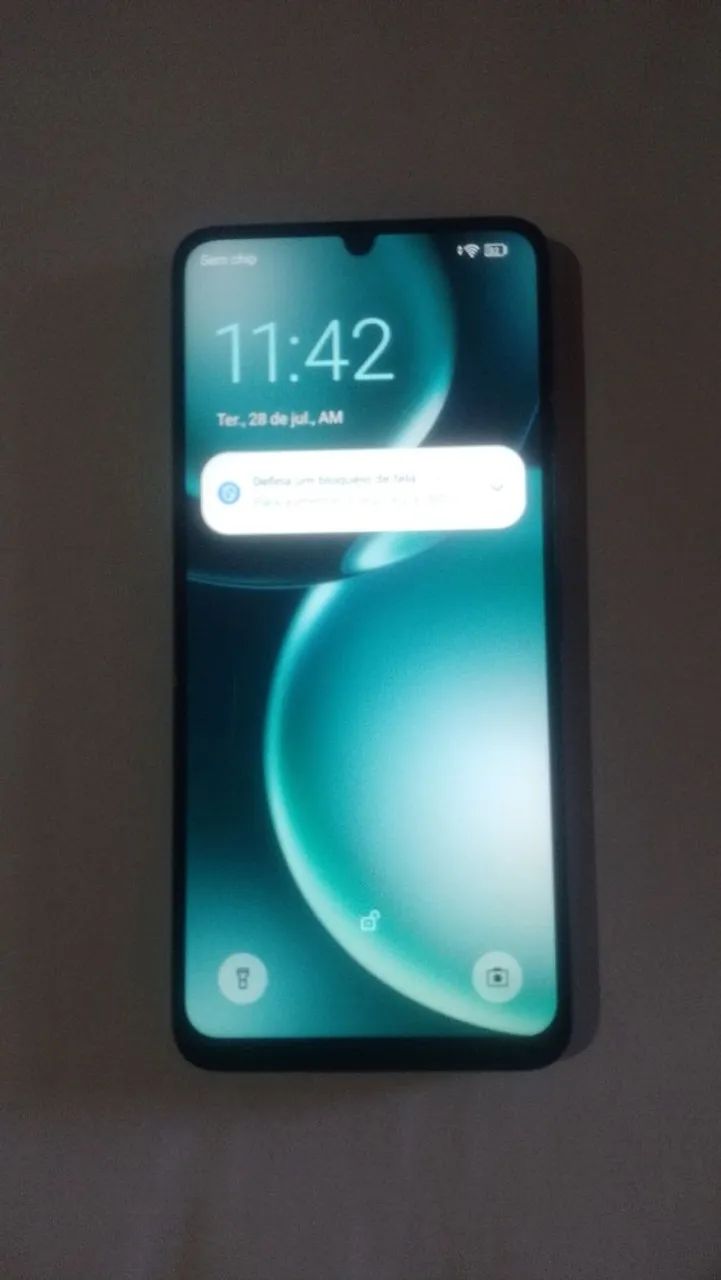 Celular semi novo
