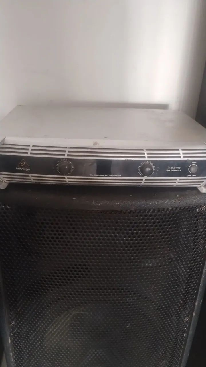 Vendo som com potência behringer ,,tel. *