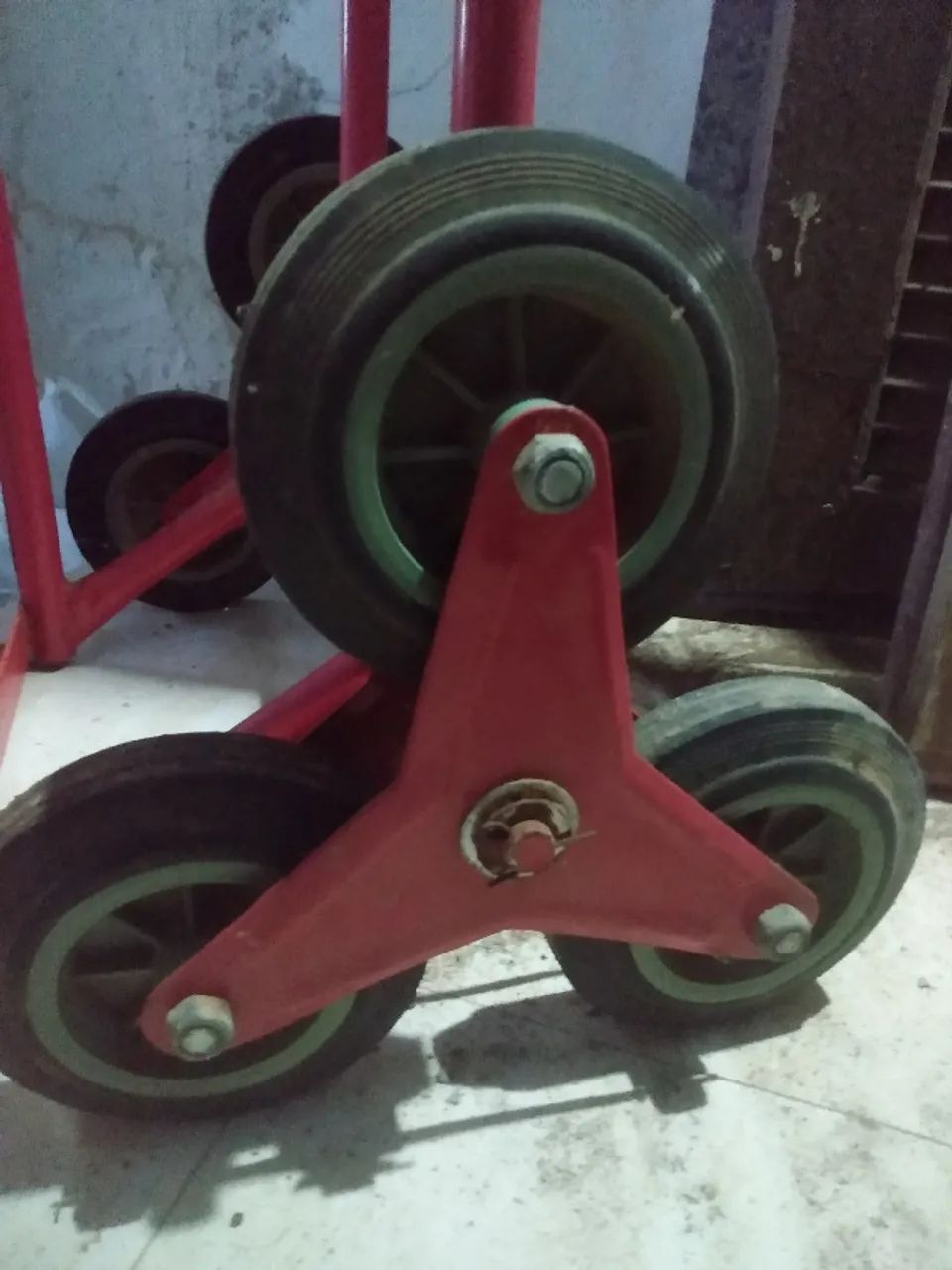 Carrinho armazém 6 rodas - Foto 4