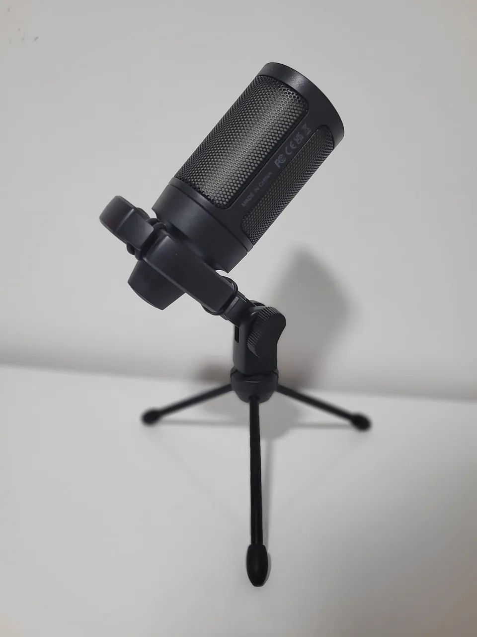 Microfone Fifine Ampligame RGB USB
