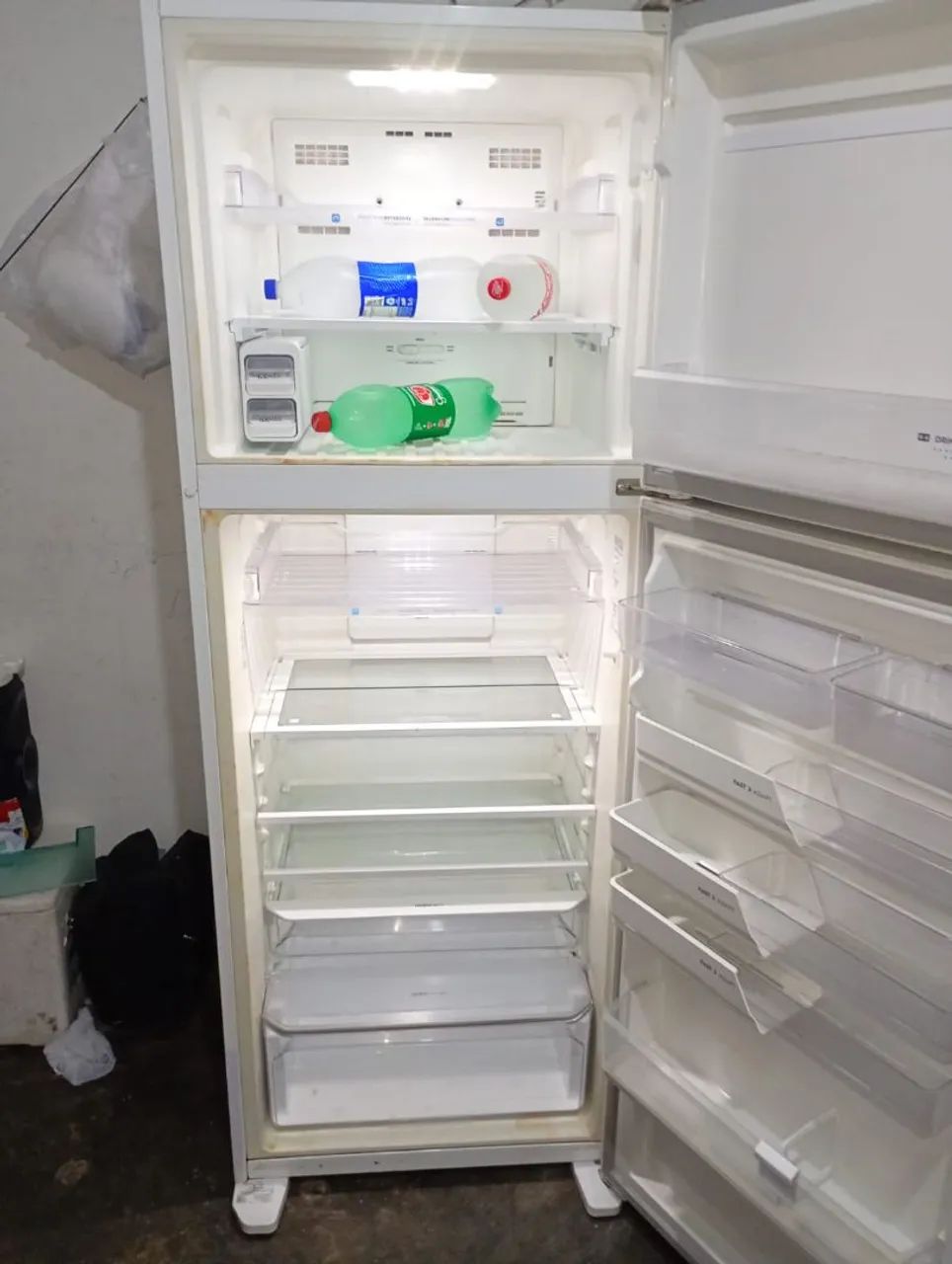 Vendo geladeira Electrolux  - Foto 4