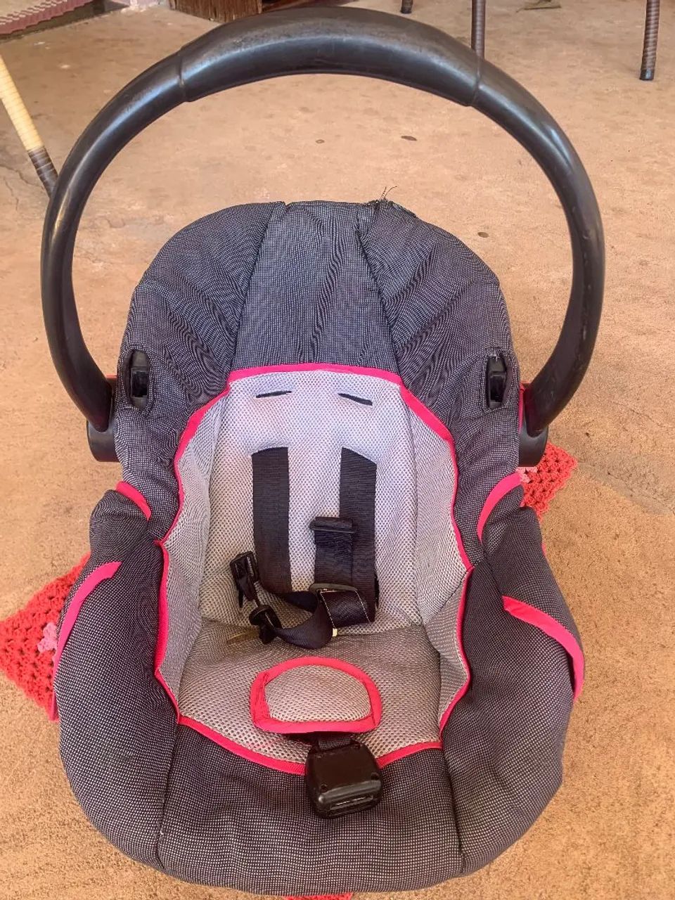 Vende se bebe conforto 