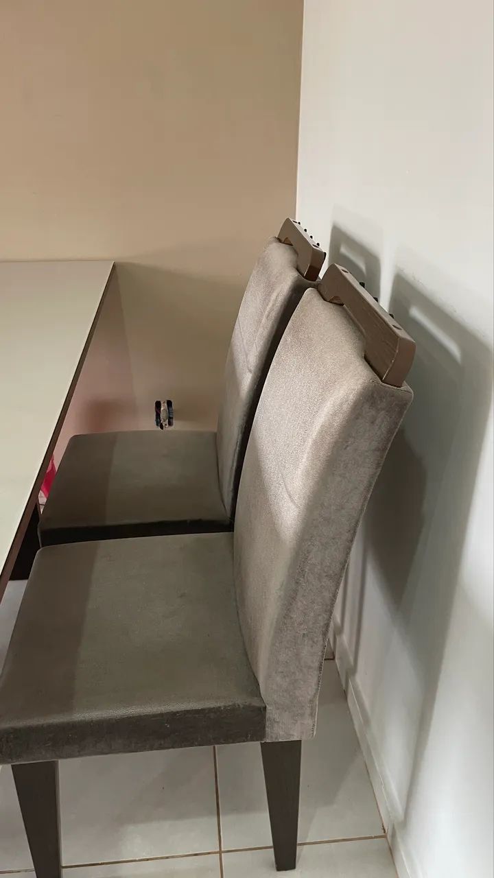 Vende-se Mesa com 4 cadeiras  - Foto 3