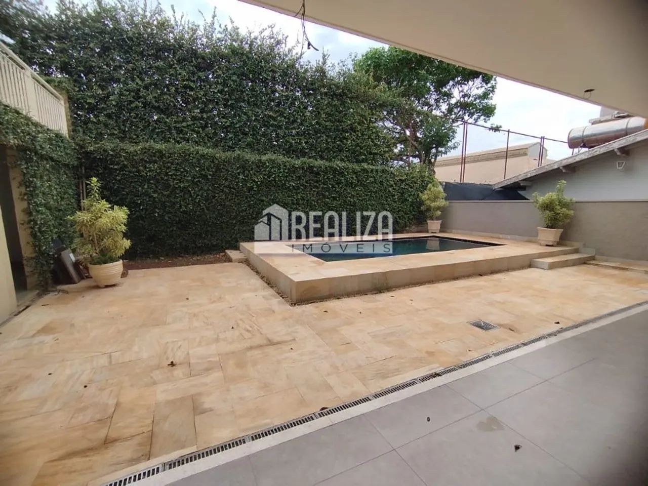 Casa de luxo em condomínio com 5 dormitórios em Morada das Fontes, Uberaba. - Foto 3