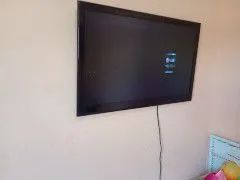 Vendo Tv LG 42 polegadas placa de vídeo está queimada e entrada Av está quebrada  - Foto 2