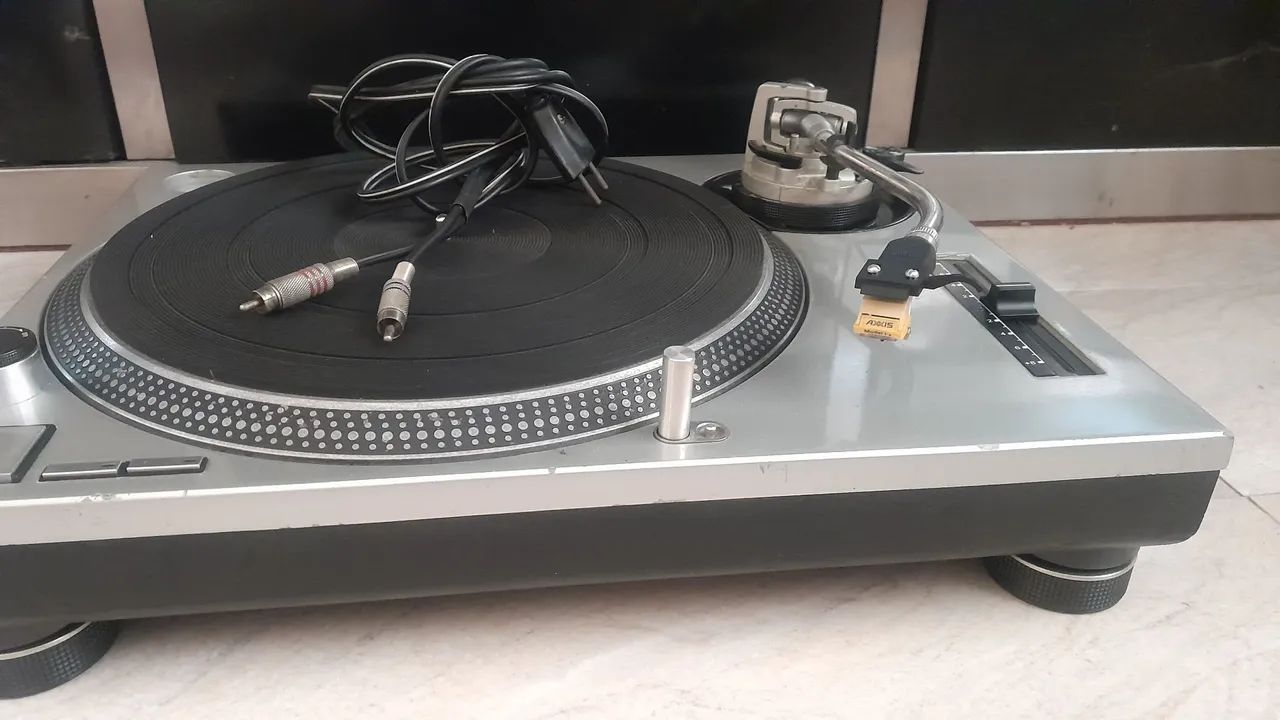 Toca Discos Technics SL1200 Mk2 tudo ok. - Foto 2