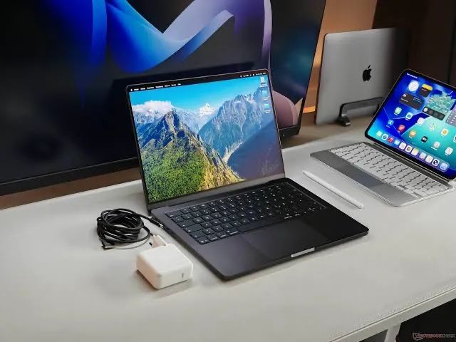 MacBook Pro 14 M5 Pro