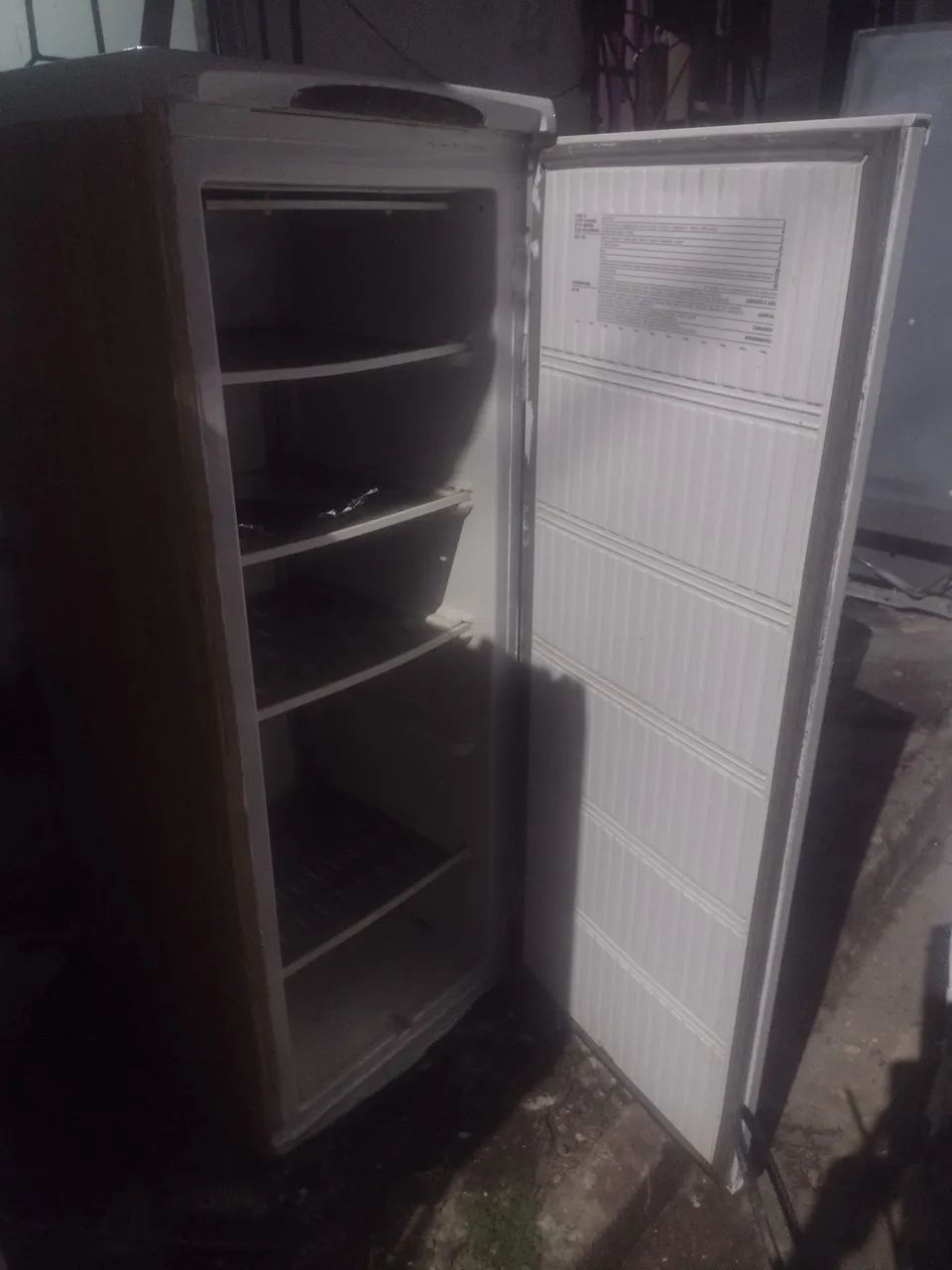 Freezer vertical muito bom  - Foto 2