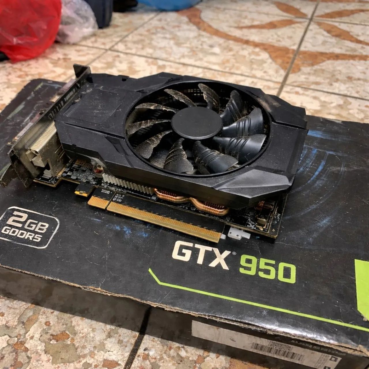 ? GTX 950 2GB - PERFEITA, PRONTA PRA USO - R$450