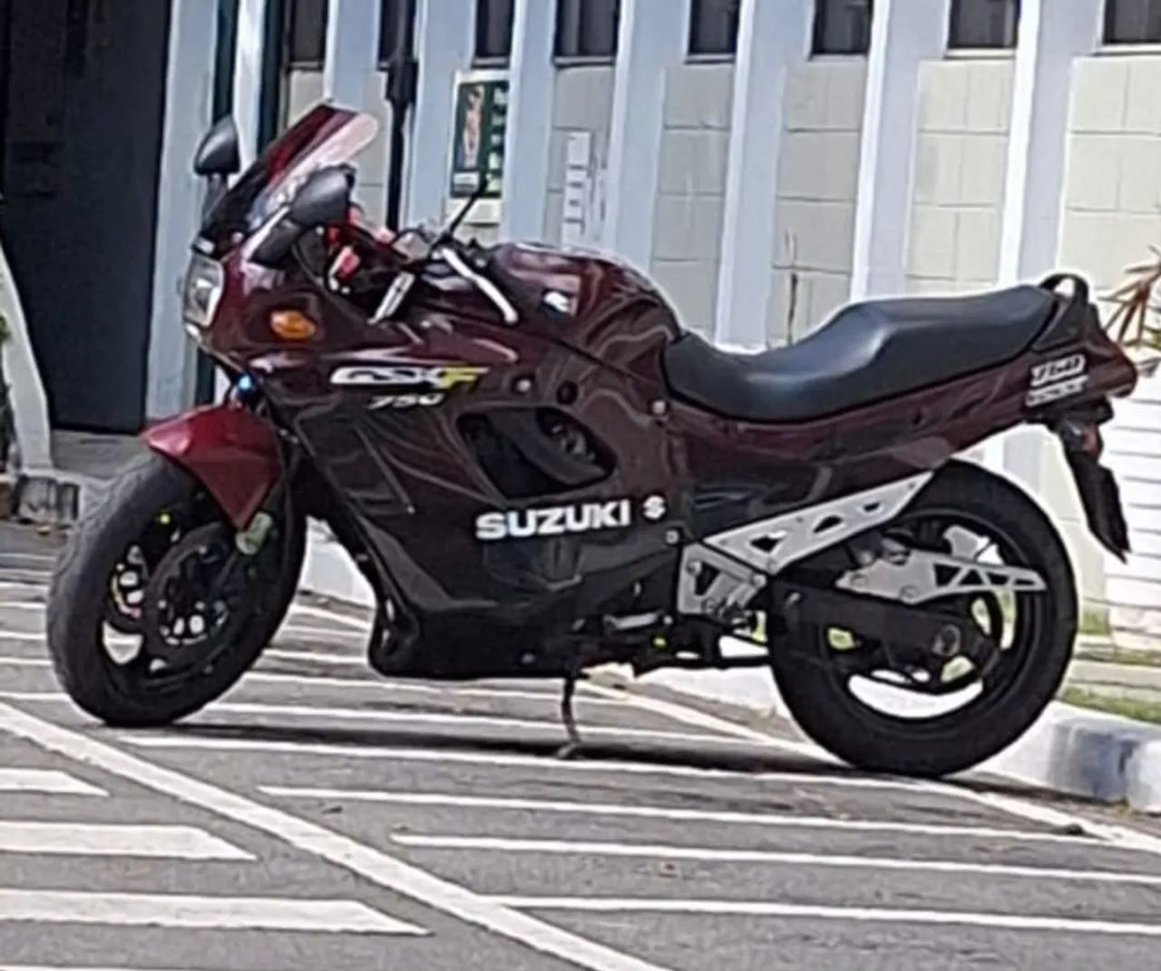 Suzuki GSX 750F - Foto 2