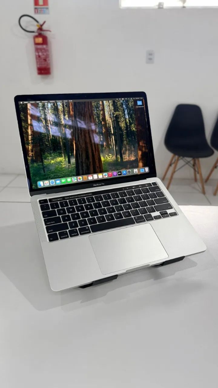 MacBook Pro 13 2020 i5 256GB SSD 8GB RAM impecável - Notebooks