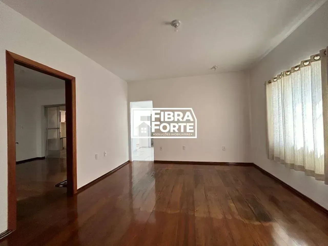 Casa Terrea com edicula e Piscina - Foto 2