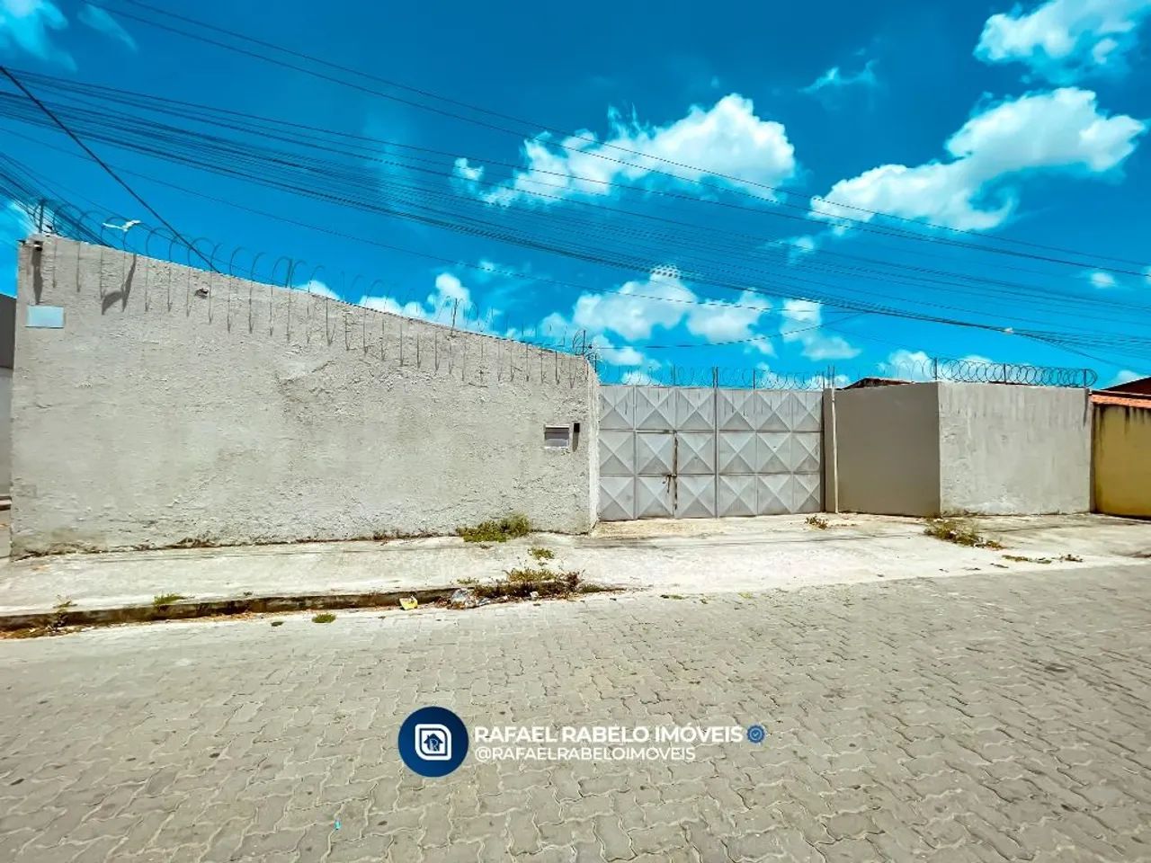 Galpão com 1200m² para alugar no bairro Ancuri.