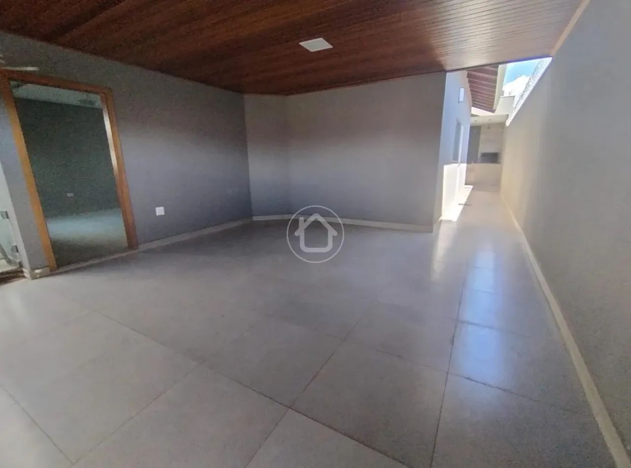 IMÓVEL COM 3 QUARTOS SENDO 1 SUITE - Foto 3