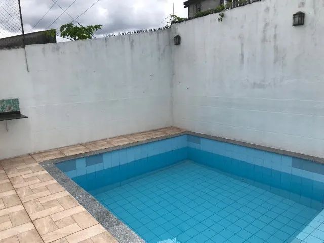 Casa com piscina 3 quartos