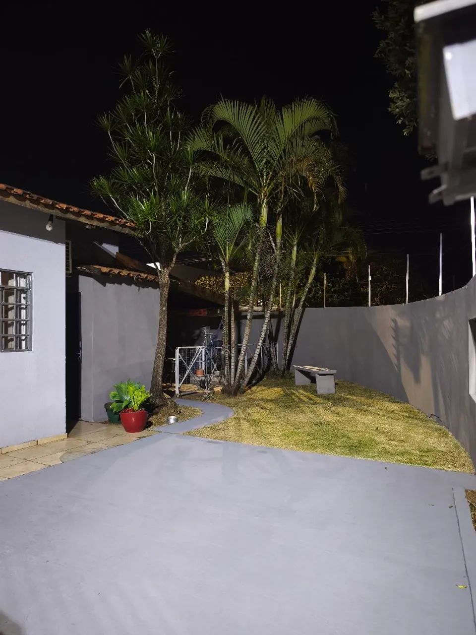 Casa Mobiliada Região Leste 