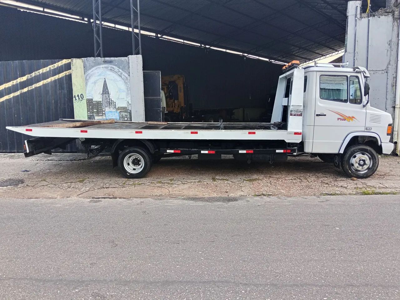 Vende-se caminhão plataforma 710 - Foto 4