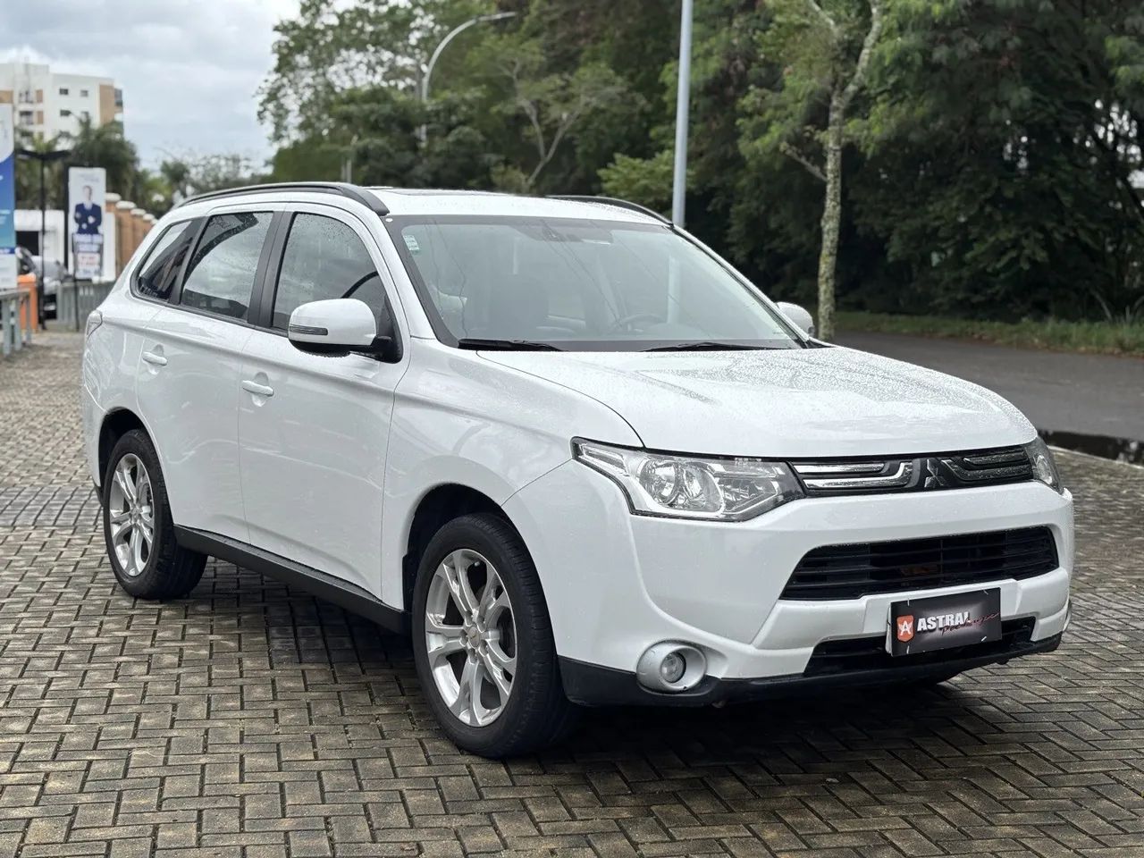 Mitsubishi Outlander 2015