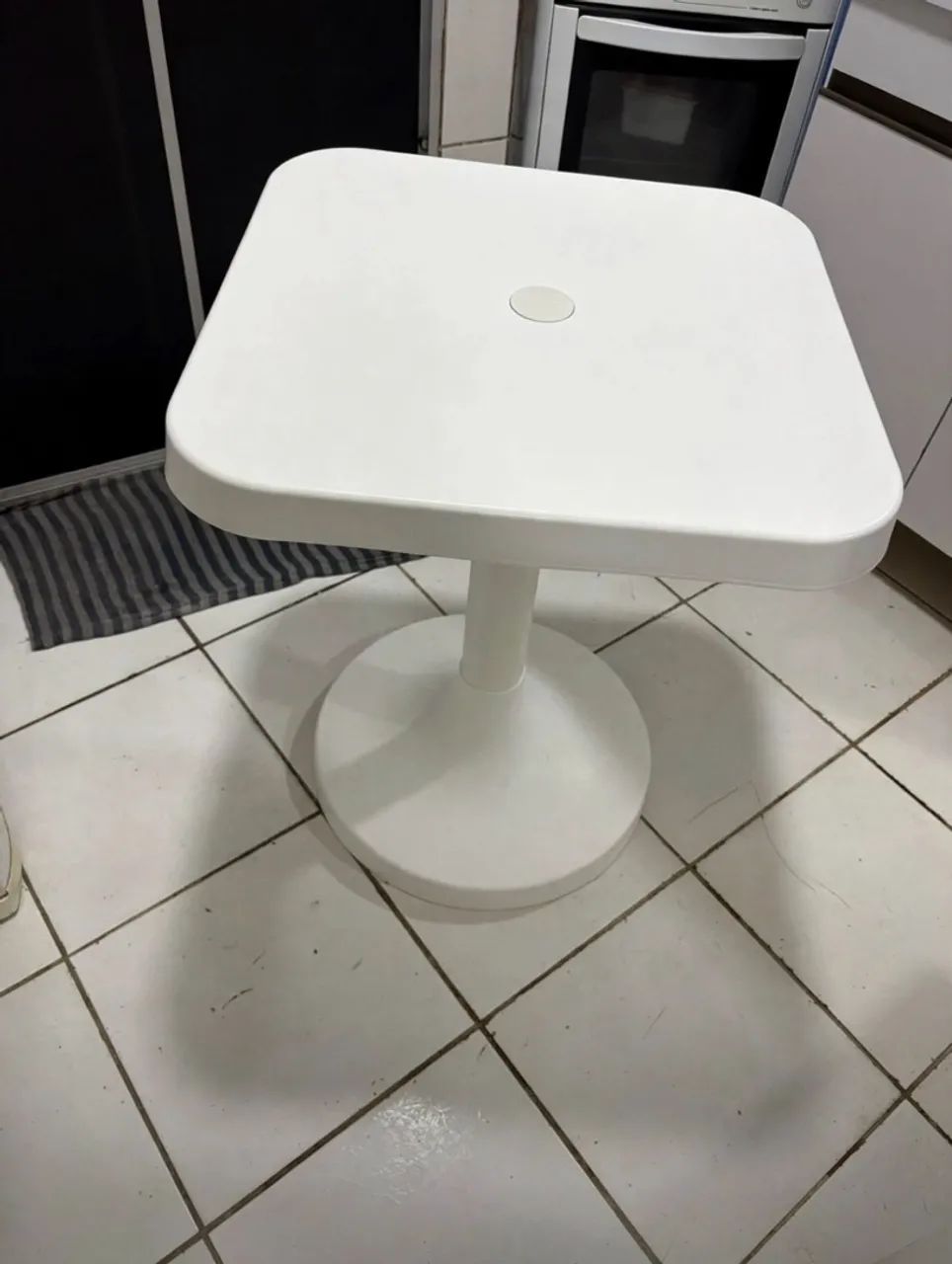 Conjunto mesa e cadeiras 