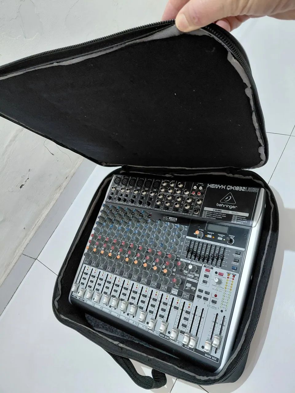 Mesa de som Beringer qx1832  - Foto 3
