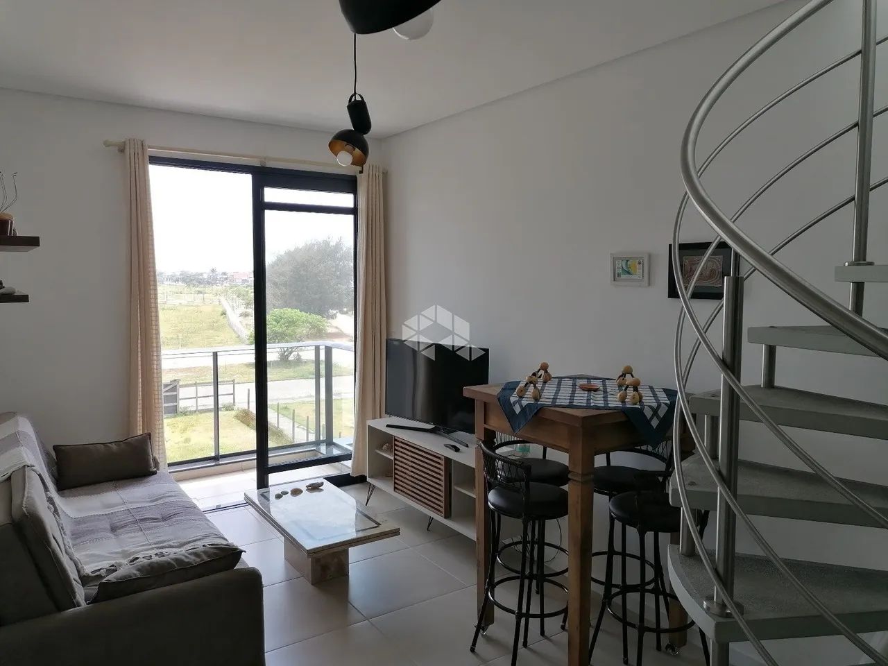 Apartamento duplex com 2 dormitórios, 1 suíte a 300 metros da praia do Campeche - Foto 5