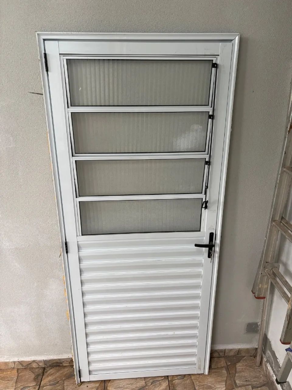 Porta Alumínio 2,10m x 90cm 