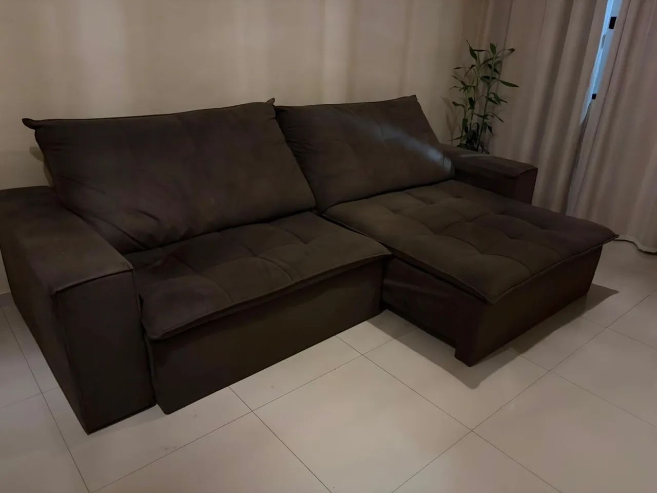 SOFÁ RETRÁTIL E RECLINÁVEL 2,90 m - SUEDE MARROM - Foto 3